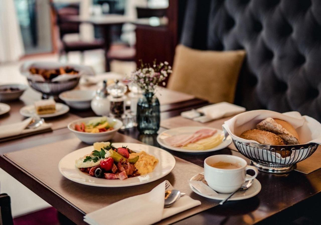 Wellness & Spa Hotel Kaskady Sliač Eksteriør bilde