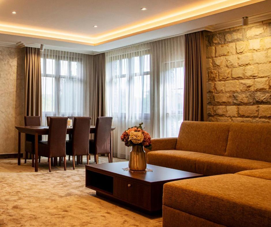 Wellness & Spa Hotel Kaskady Sliač Eksteriør bilde